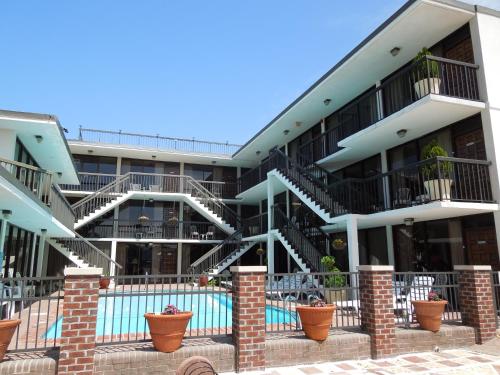 Alamar Resort Inn in Virginia Beach