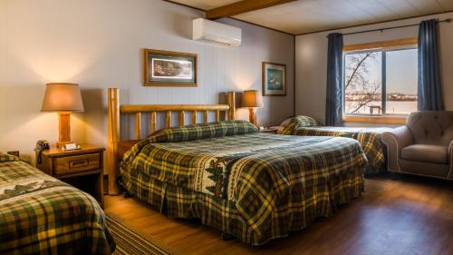 Curriers Lakeview Lodge