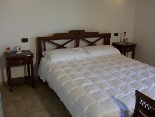 1 king bed, 2 bunk beds