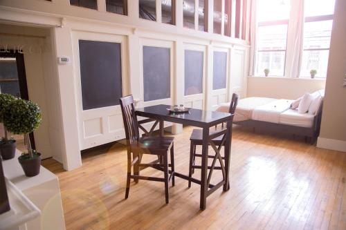 School 31 Lofts near ท้องฟ้าจำลอง สตราเซนเบิร์ก