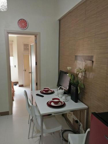 CHATEAU ELYSEE a6 near AIRPORT Wifi Kitchen, Manila (fotografie 9)
