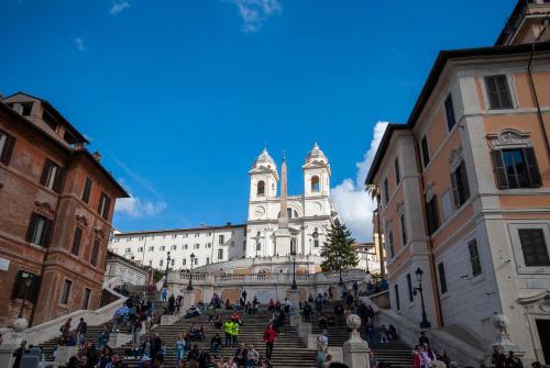 Trinità dei Monti 3 Bedroom Apartment with Terrace - main image