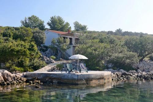  Private island Šćitna - HOUSE LUEL in 22244 Murter