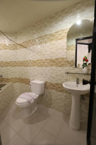 ザ ニュー カメロット ホテル