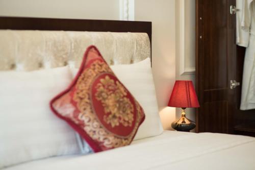 Golden Sail Hotel