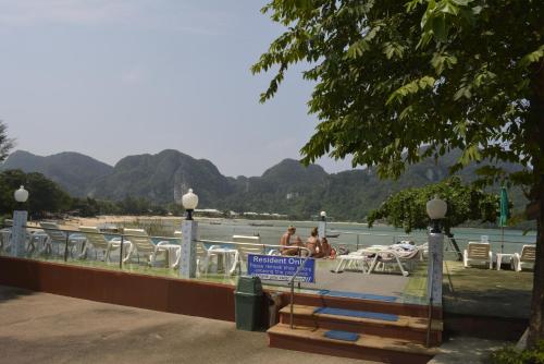 Swimming pool, Phi Phi View Point Resort in Ko Phi Phi