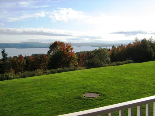 A Hotel Com Mcintyre S Cottages Resort Baddeck Inlet Canada