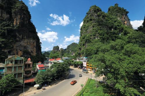 Hùng Mạnh Plaza Hotel