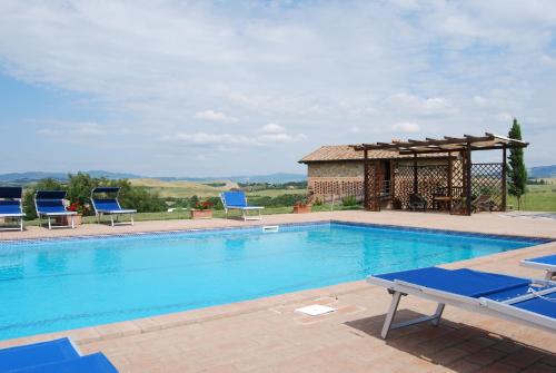 Úszómedence, Agriturismo Ragoncino in Lajatico