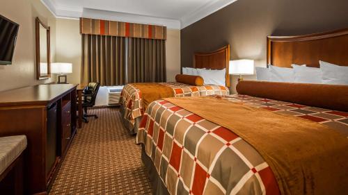 Queen Room with Two Queen Beds - Non-Smoking