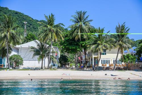 Beach, Ananda Villa in Mae Haad