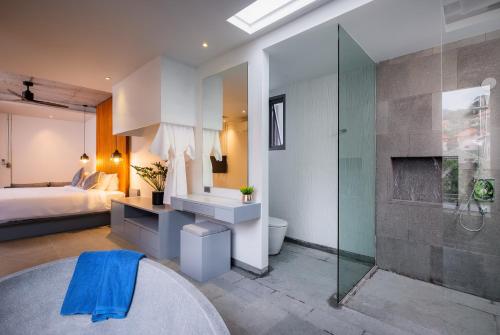Karon Beach Pool Villa - Sha Extra Plus - 화장실