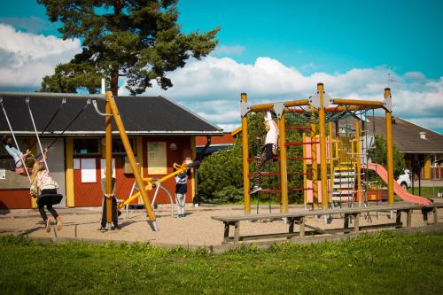 Детска площадка, Arsunda Strandbad Sjosunda vandrarhem in Årsunda