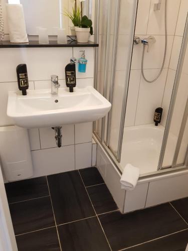 Hotel Drei Kronen - image 11