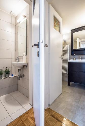 Amazing 2 storey apartment for 7 people in Thessio