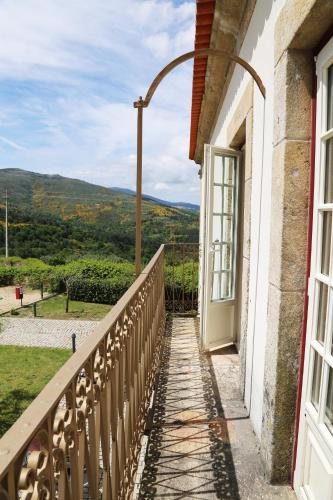Балкон, INATEL Linhares da Beira Hotel Rural in Селоріку Бейра