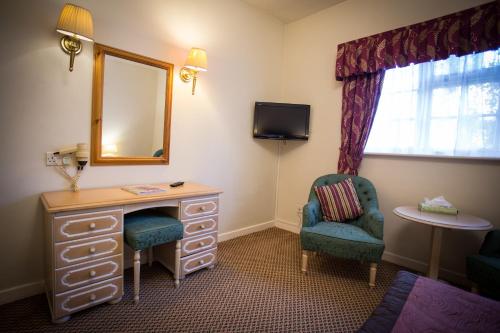Brook Marston Farm Hotel - image 2