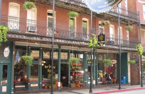 . New Orleans Hotel Eureka Springs