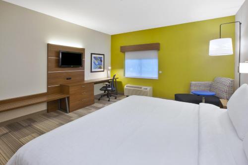 Holiday Inn Express Rochester-Victor, an IHG Hotel