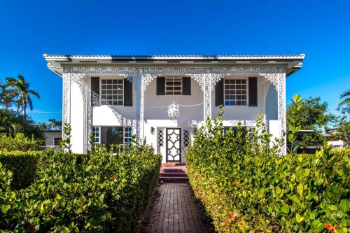 Chateau Hollywood Luxury Home & Pool Near Hollywood Broadwalk