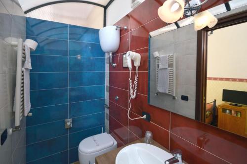 Single Room image 5
