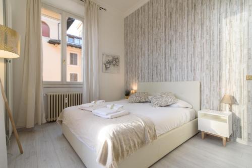 White Napoleone Apartment, Рим (фото 8)