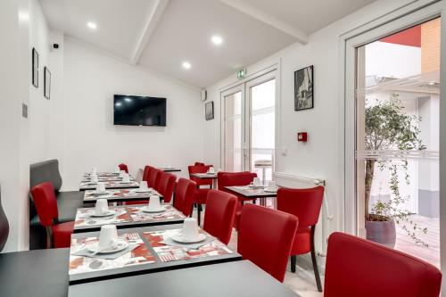 Paris Hotel - image 12