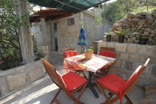 Seaside secluded apartments Cove Smokvina Hvar - 9501 - image 5