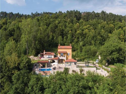  Three-Bedroom Holiday Home in Klenovscak, Pension in Klenovšćak