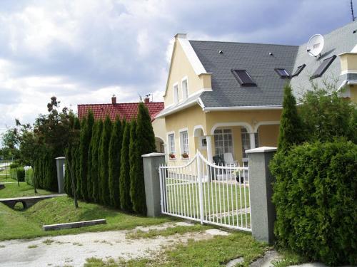 Pacsirta Apartman - image 6