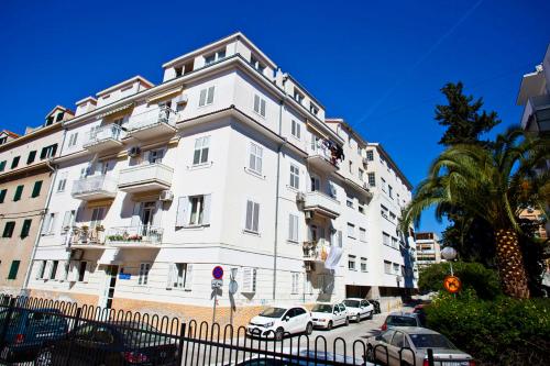 Split Apartments Peric