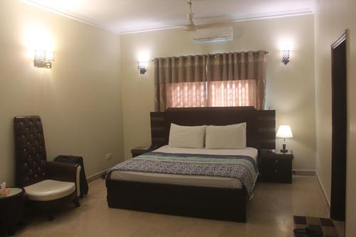 Motel Inn - image 2