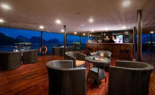 Pub/Hol, Peony Cruise managed by Big Bay Group in Hạ Long