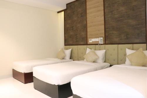 LCS Hotel & Apartment Room Type - Standard Triple Room - No View