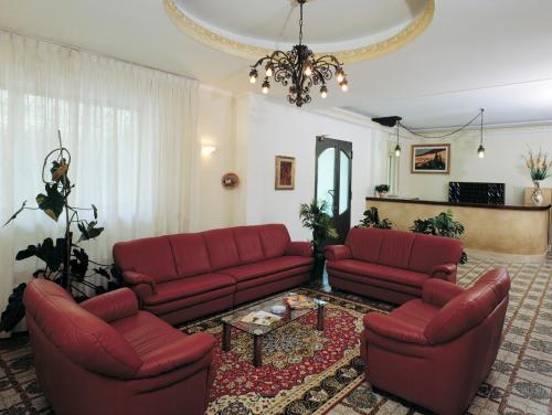 Fuajee, Hotel delle Palme in Letojanni
