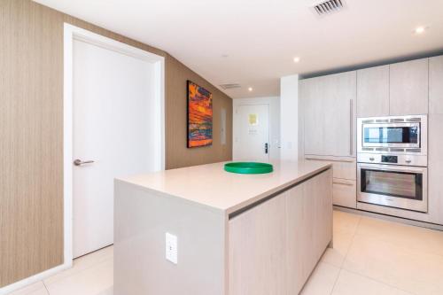 Oceanfront Luxury Apartments - image 4
