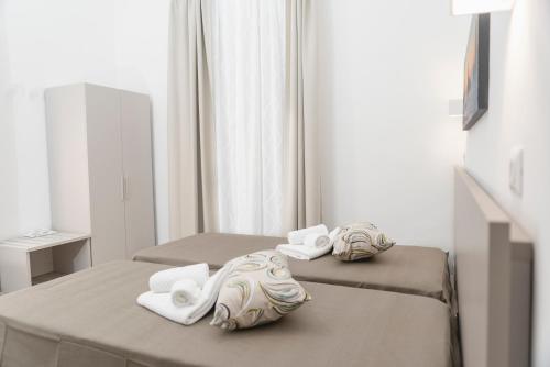 Standard Double or Twin Room image 7