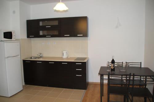 PM Services Semiramida Apartments