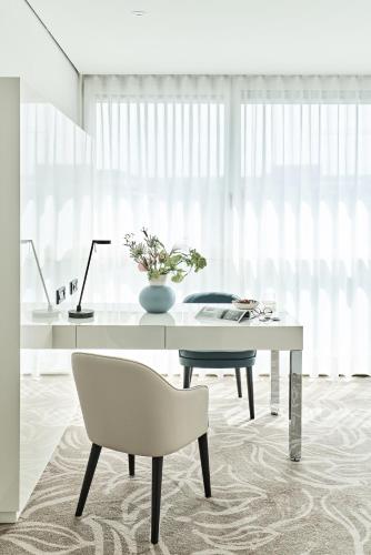 SIDE Design Hotel Hamburg - image 14