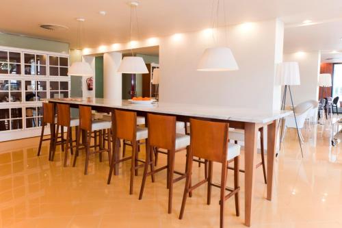 مطعم, Hotel El Palmeral in بلايا دي بوننتي