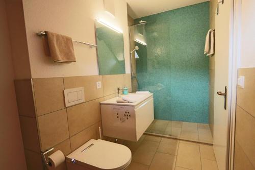 River Residence - image 12