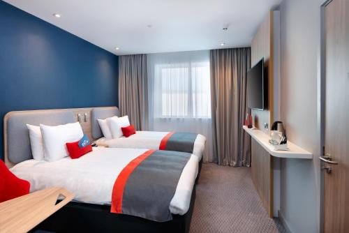 Holiday Inn Express - London Heathrow T4, an IHG Hotel