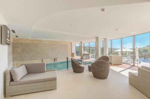Spa, Caneiros Luxury House & Suites in Lagoa