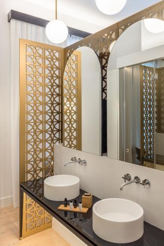 Superior Double Room with Sea View image 2