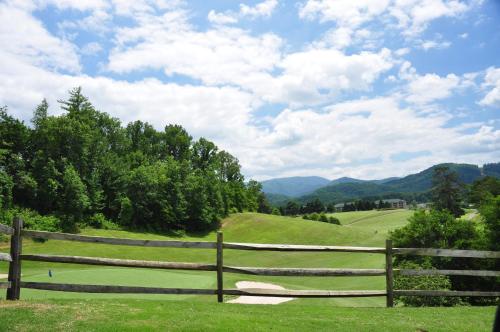 American Dream #142 - One Bedroom Cabin Gatlinburg (TN)