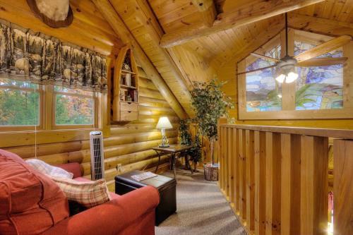 Lucky Logs #283 - Two Bedroom Cabin Pigeon Forge (TN)