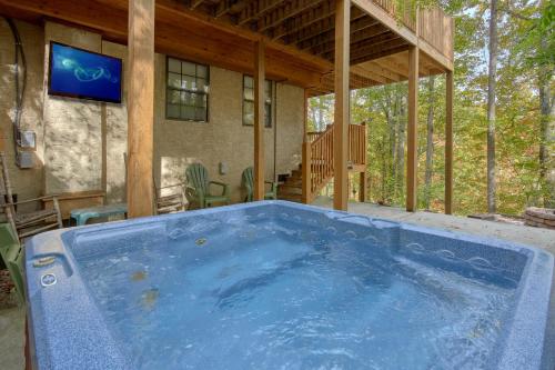 Tranquility Den 210 - Two Bedroom Cabin Pigeon Forge (TN)