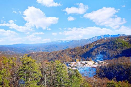 Tonto's Tee Pee #123 - One Bedroom Cabin Pigeon Forge (TN)