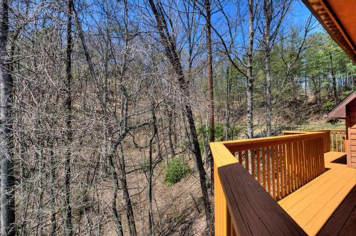 Bear Run Getaway #1136 - Three Bedroom Cabin Gatlinburg (TN)