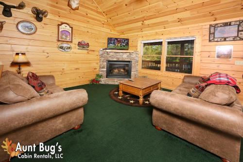 Shades Of The Past #230 - Two Bedroom Cabin Pigeon Forge (TN)